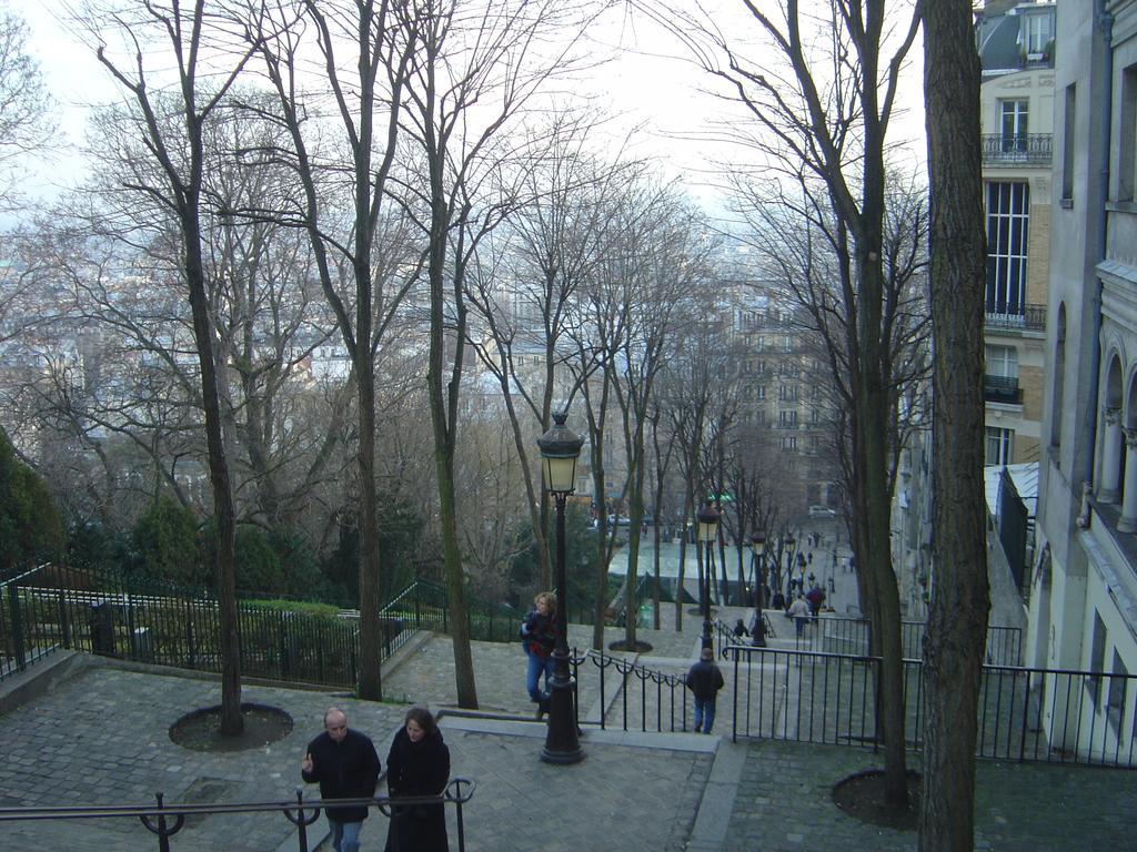 Duplex De Charme Au Coeur De Montmartre Apartment Paris Exterior photo